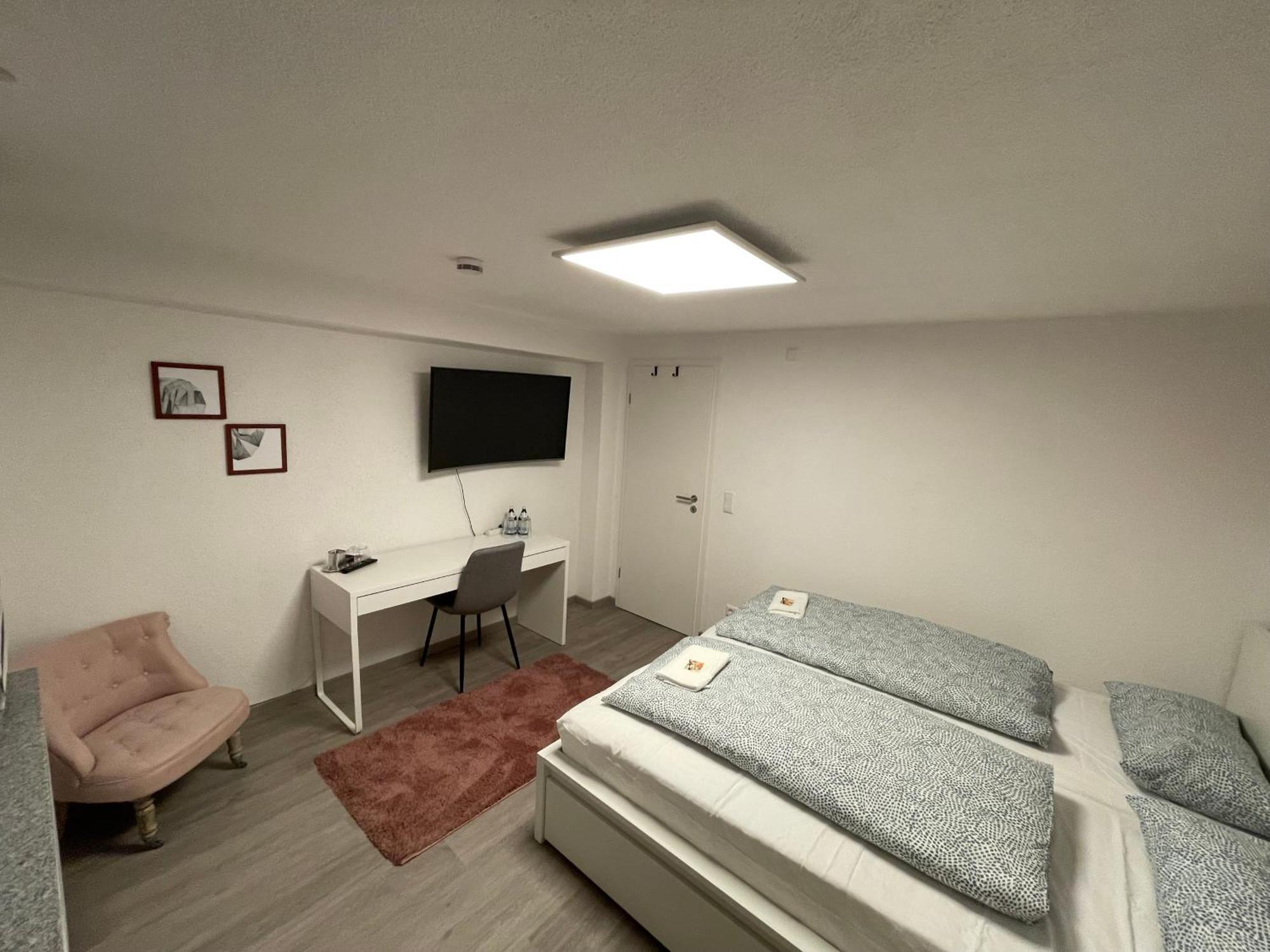 #3 Bequemes Zimmer Mit Pool Und Garten Memmingen Eksteriør bilde